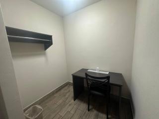 Econo Lodge St Petersburg Central - 1