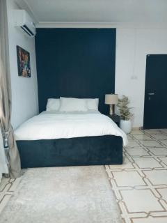 Heirloom Luxury Hotel and Apartments - 4