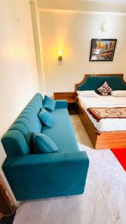 THE Morden palace 43Tv wifi balcony Ac - 4