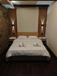 Under the rocks luxury - 5