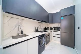 Chic Beachfront Studio Appartment - 3