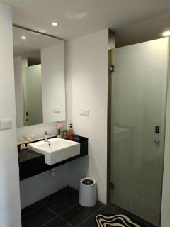 H&A Private Deluxe Superking Bed Room Kids Friendly Inside H Elite Building - 1