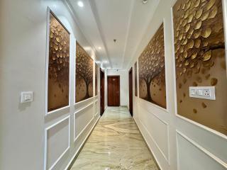 SR Palace - Best Hotel in Vrindavan Near Prem Mandir and Iskcon Temple - 5