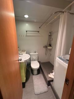 Modern Apartment next to HKU Station in Kennedy Town City Center - 7