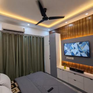 Stay in noida - 1