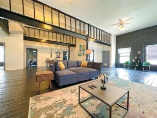 Luxury 5BR South Loop, McCormick Place, Pool Table 2010 South Wabash Ave - 4R - 7