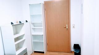 Zentrale Privatzimmer - Gemeinschaftskueche & Badezimmer - Free WiFi - 1