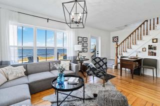 Oceanfront holiday home minutes from Lunenburg - 0