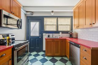 Stay Portland - Perfectly Restored Craftsman - Eateries & Coffee - 8
