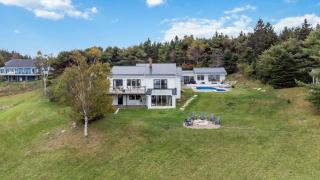 Oceanview Luxury Estate - Magazine Perfect! - 3