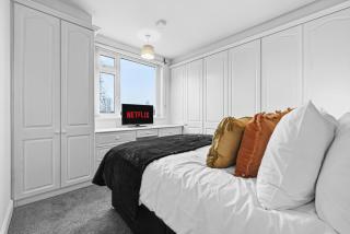 Cosy 3BR Home in the heart of Coventry - Games room - 6