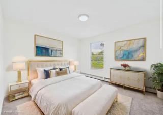 Beautifully Renovated 4BR Home in Belport - 4