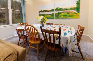 Very Private and Spacious Waterfront Family House - 1