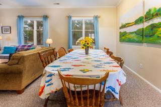 Very Private and Spacious Waterfront Family House - 2