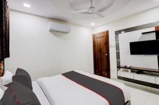 Collection O Lotus Gold - Vadodara - 7