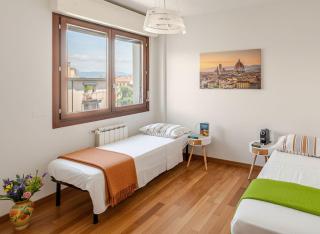 Spacious, Free private Parking, 2 bedrooms 2 bathrooms - Comfortable and Bright Apartment in Florence with Private Parking Garage - Just Few Minutes walking From Historic Center - Florence - 8