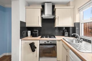 Contractor 3-Bed Long-Stay Discounts & Parking - 2