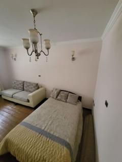 Great Value Beautiful Spacious House 7 bedrooms - 2