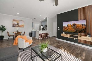 Luxury Scottsdale 2BR Escape EV Parking Pool Views & Pet-Friendly - 7