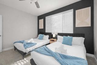 Luxury Scottsdale 2BR Escape EV Parking Pool Views & Pet-Friendly - 2