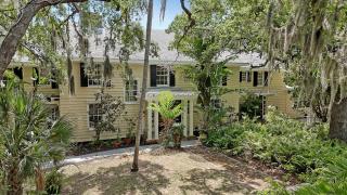 Waterfront 1 bed 1 bath Apartment - 1