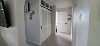 Emmanuel's ocean view cottage with private yard - 8