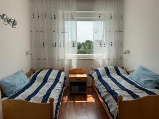 Strandleev - strandnahe Ferienwohnung inklusive Saisonstrandkorb mit 3 Schlafzimmern in Duhnen - 1