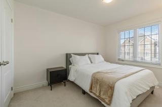 Serenity Home in Brampton 4Bedroom - 4