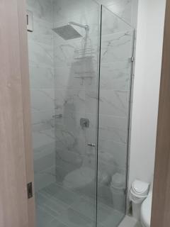 ApartaSuite exclusivo en pozos colorados - 1