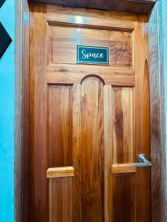 Secret Room Space - 6