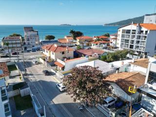 Casa na praia dos Ingleses a 40 metros da praia - 1