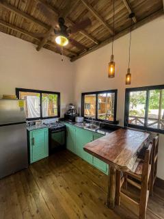 Tropical Cozy Cabin with access to pool - Playa Venao - Playa Venao - 4