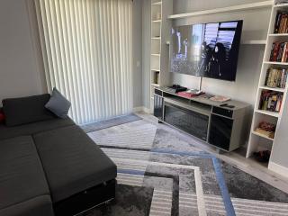 Pool View Lounge - 1