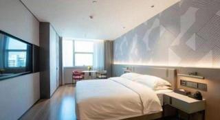 Borrman Hotel Golden Crown Liuzhou Wuxing Pedestrian Street - 6