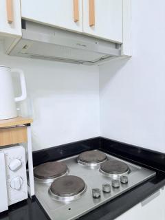 42nd Floor 2BR with Stunning Views & 7 Pools - 3