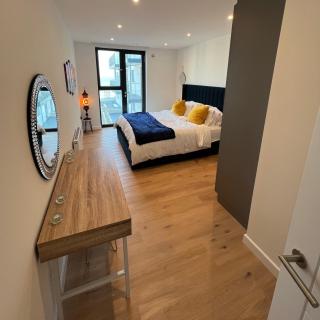 Seafront retreat- Ramsgate luxury apartment - private parking - close to beach & town - perfect for families or couples - 9