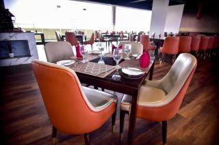 Ocean Breeze Negombo- TidesEnd Luxury Beach Apartments - 5