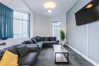 Spacious 6-Bedroom Central Blackpool - 6