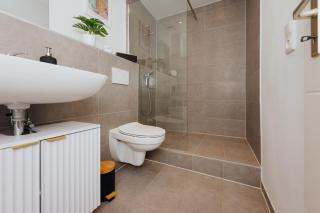 Modern Design Loft 6P in central Hamburg, incl Private Parking - 3