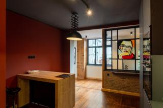 High-Ceiling Hideout Across from Marjanishvili - Tbilisi - 6