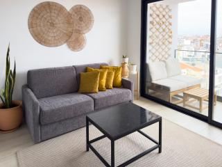 2 bdr aprt, stunning view, rooftop pool - LCGR - 6