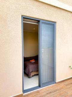 New penthouse near airport, with outdoor bbq area - 7