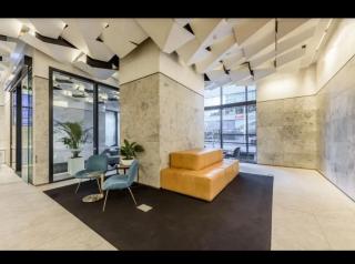 Located in the heart of Melbourne central - 1