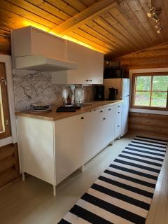 Viihtyisä hirsimökki Venturissa - 7