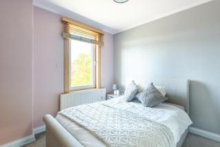 Central Dundee, 1 Bed, Parking, 3 Nights - 3