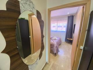 Small Cosy & Balcon & Vue Palmier et Montagne - 4