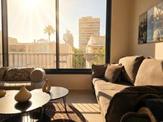 Stunning TLV Rooftop 3BR-2BA By SweetyGuest - 5