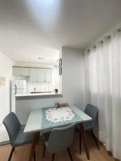 Apartamento 2 quartos, 1 vaga e mercadinho 24hrs, próximo a Av Fernando Corrêa - 9