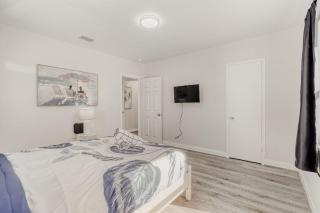 Lauderdale Breeze Villas - Luxury 3 BR Coastal Retreat - 2