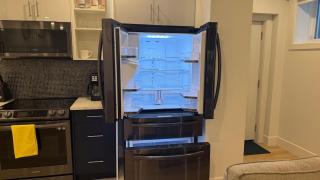 Modern 1BR Private Suite NW Near Airport & Amazing Shopping! Free Netflix, Parking! - 4